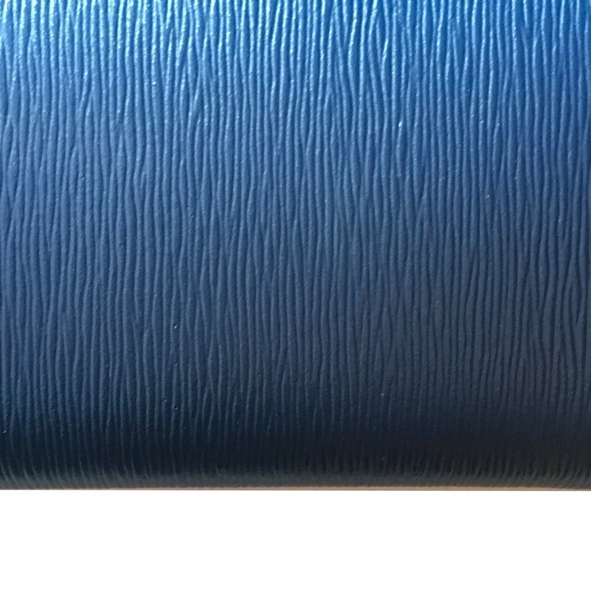 Prada Women's Navy Blue Vitello Move Quarter Zip Wallet 1ML183