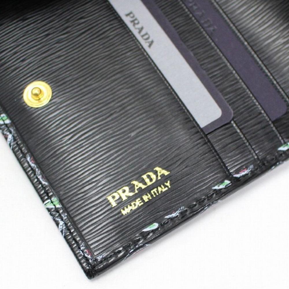 Prada Womens Black Vitello Move Love Hearts Leather Snap Bifold Wallet 1MV204