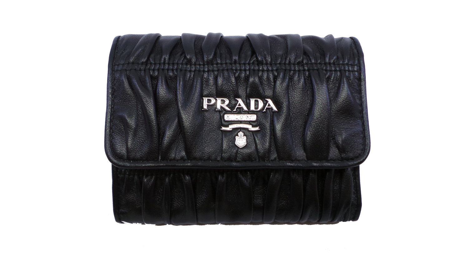 Prada Women's Black Nero Portfoglio Pattina Nappa Gaufre' Leather Wallet