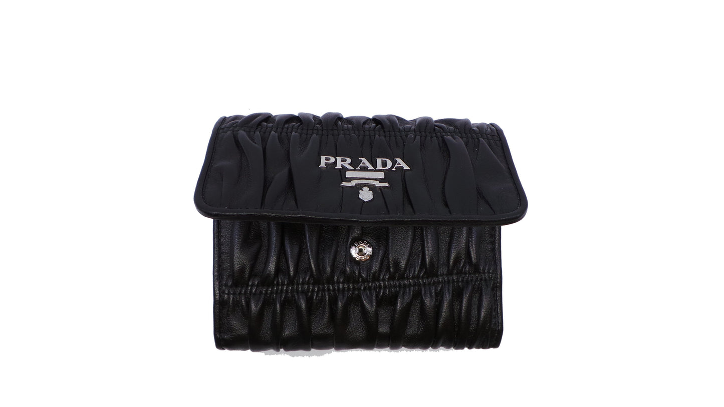 Prada Women's Black Nero Portfoglio Pattina Nappa Gaufre' Leather Wallet