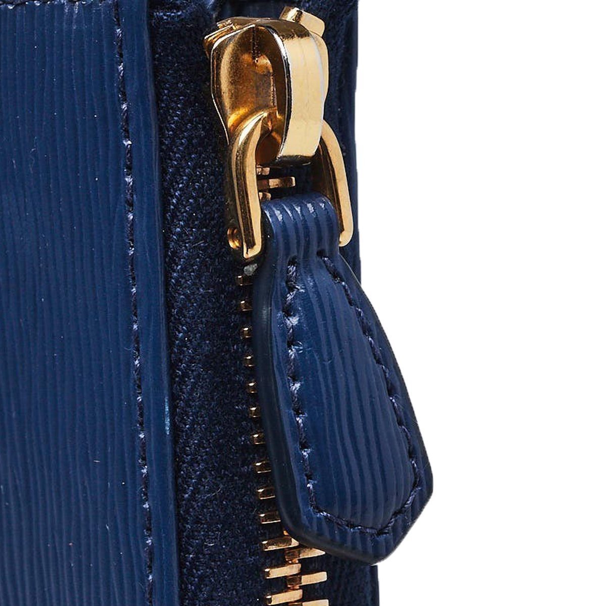 Prada Women's Navy Blue Vitello Move Quarter Zip Wallet 1ML183