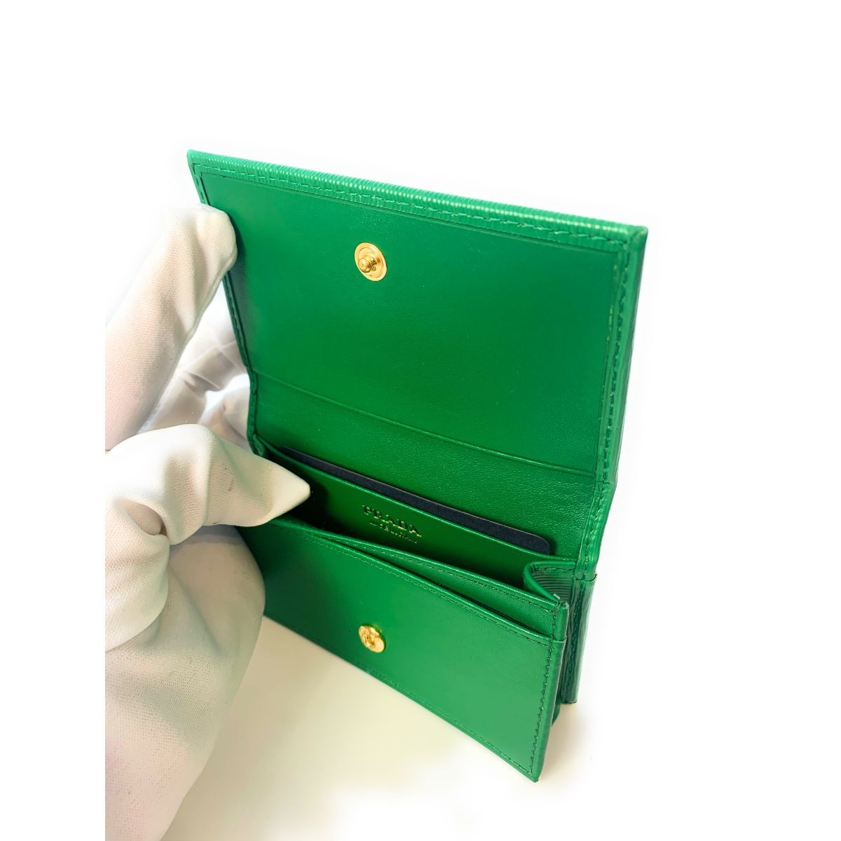 Prada Womens Vitello Move Verde Green Leather Card Case Wallet 1MC122