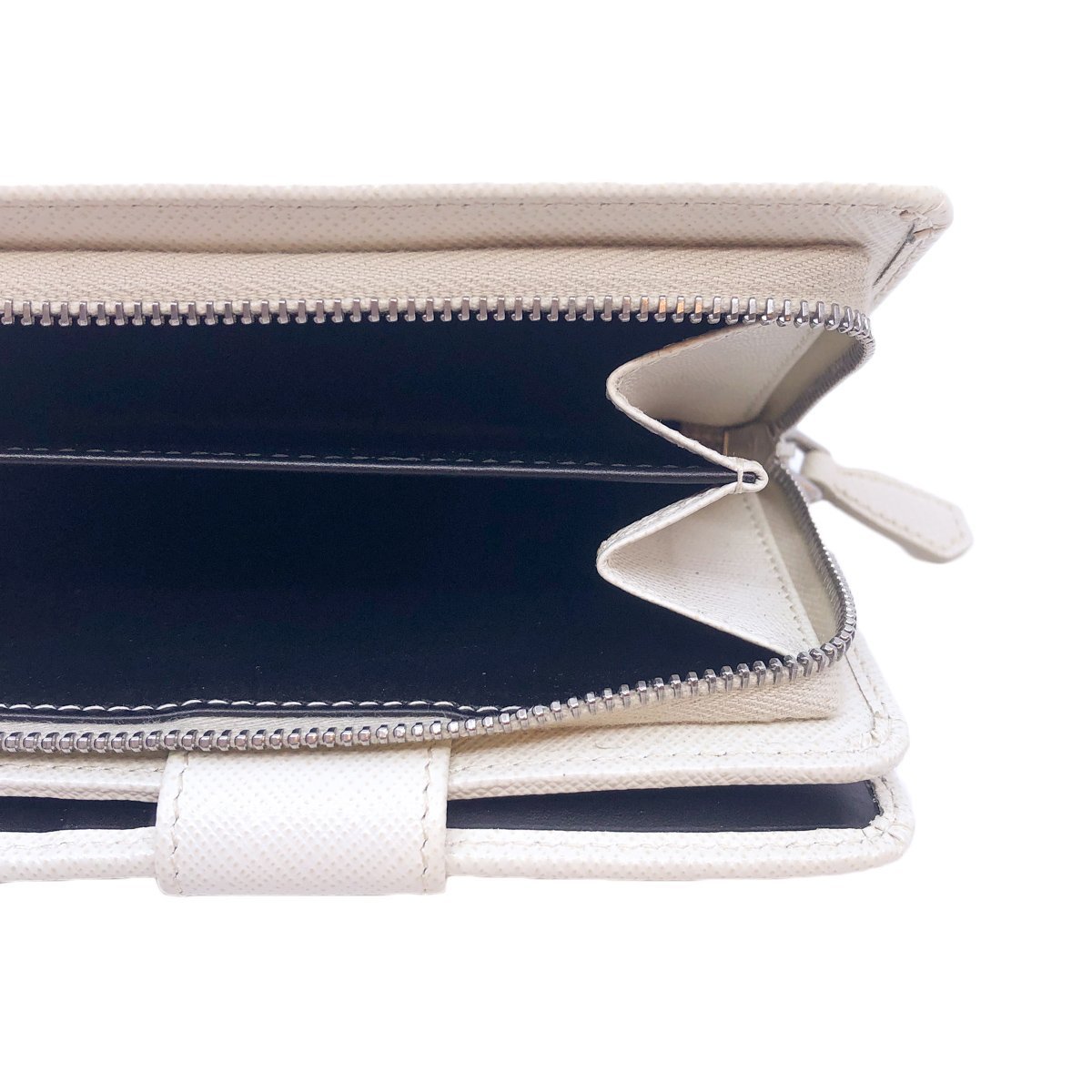 Prada Womens White Leather Zip Black Interior Saffiano Wallet 1ML225